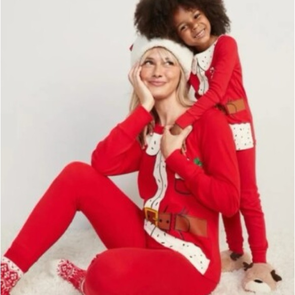 Old Navy Holiday Santa Graphic Pajama Set